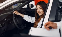 Kiralık araçta kilometre ve teslimat sınırı detayı
