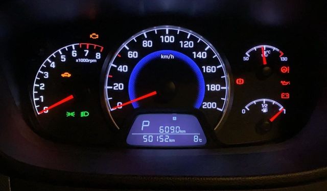 Gösterge panelindeki ışıklar ne anlatıyor? En önemli 10 uyarı sembolü