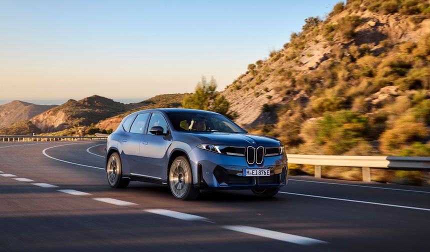 BMW iX3 ve BMW M5 Touring  Almanya’da “Altın Direksiyon” Ödülünü Kazandı